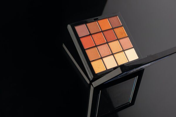 EYE SHADOW PALLETS